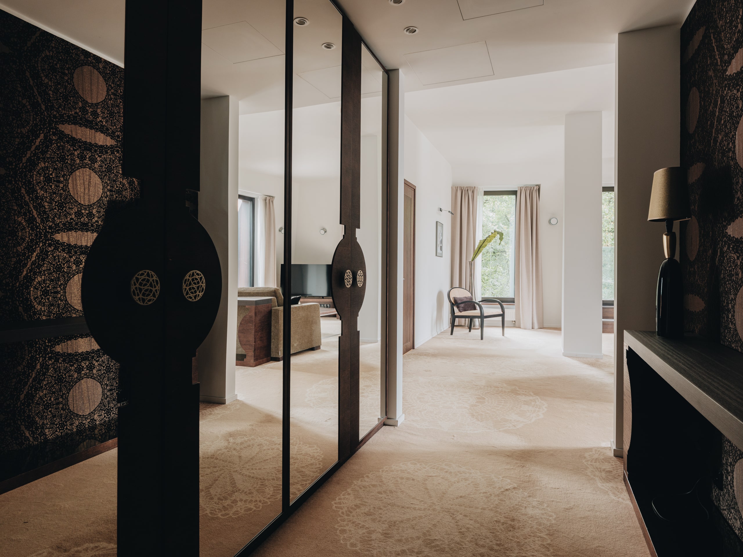 Sviit-peegel-lydia-hotell